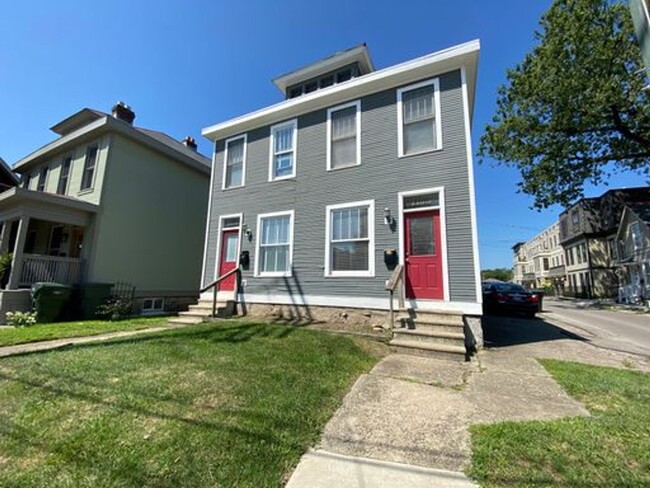 Building Photo - Summit 1153-1155 GW2 Unit 1153 Rental