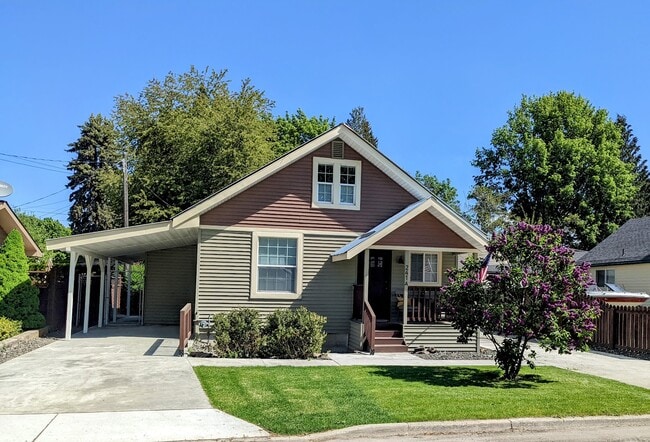 Photo - 241 W Walnut Ave