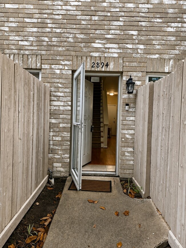 Building Photo - 2894 Holly Hall St Unit 2894