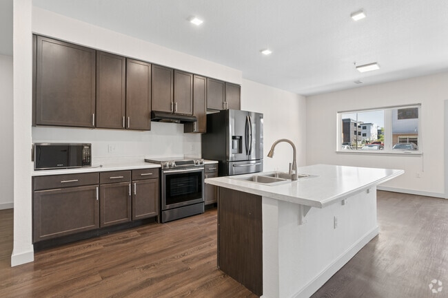 2BR, 2BA - 860SF - Kitchen