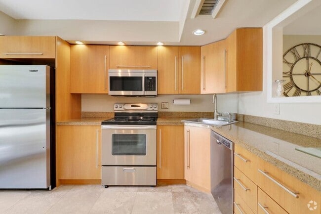 Building Photo - 1700 Presidential Way Rental