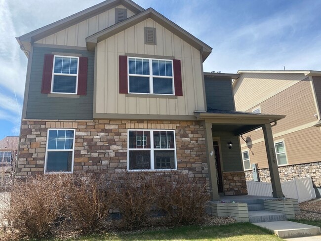 Building Photo - Charming, 3 story, 4 bed/3 bath on Corner Lot!