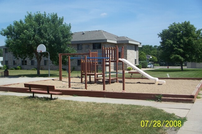 Photo - Annandale Square Apartments