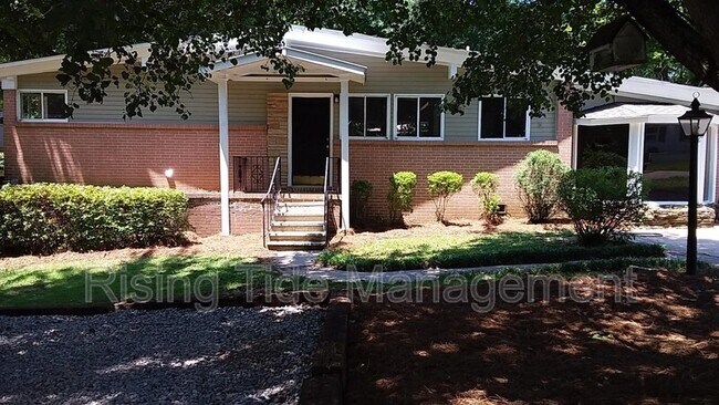 Building Photo - 660 Hagood St Rental