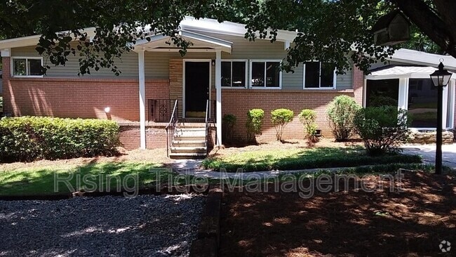 Building Photo - 660 Hagood St Rental