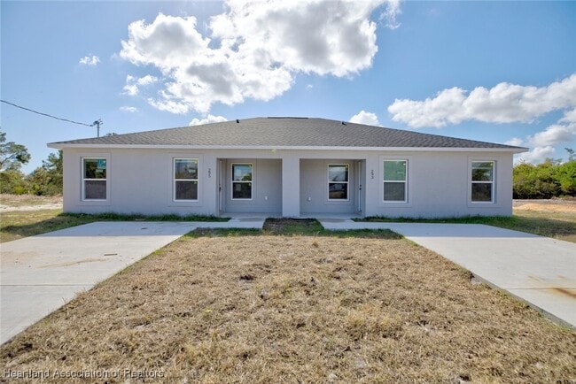 Photo - 293 Lincoln Rd NE