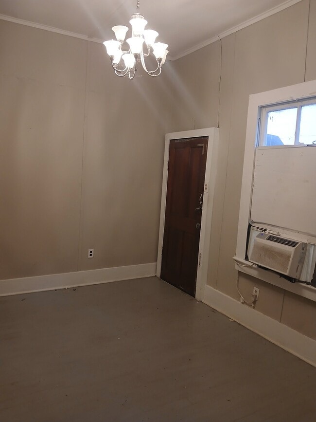 408 Voorhies St