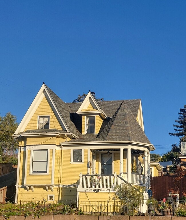 Photo - 3 Bedroom Unit Available Now!! Unit 542
