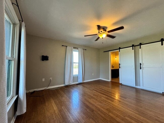 Photo - 1422 Old Peachland Rd