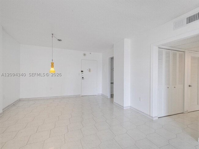 Photo - 400 Kings Point Dr Unit 523