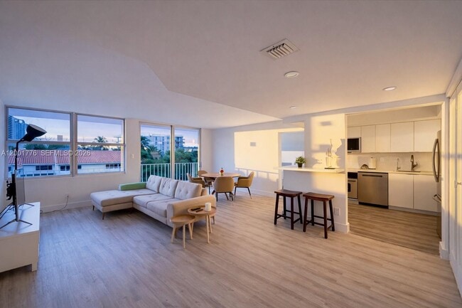 Photo - 16565 NE 26th Ave Unit 3C