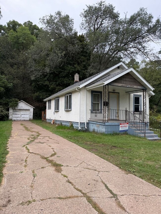 232 Ferry St