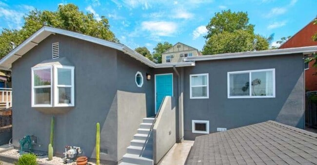 Photo - 812 Merwin St