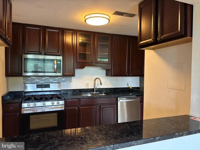 Photo - 525 N Armistead St Unidad 302
