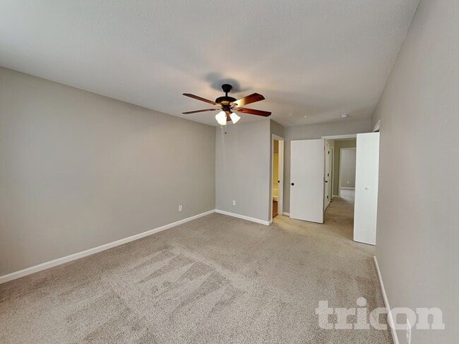 Photo - 947 Littleton Dr