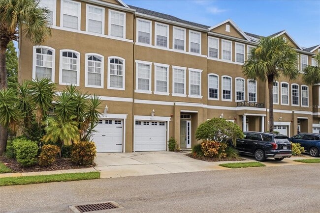 3011 Pointeview Dr