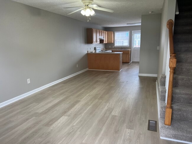 Photo - 633 Beaverview Dr