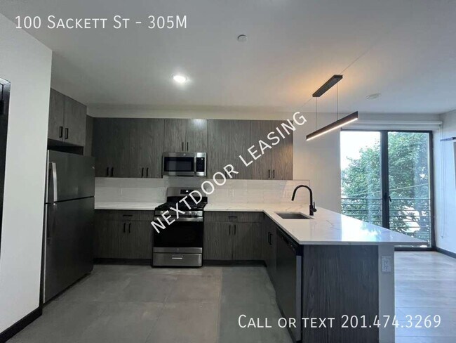Building Photo - 100 Sackett St Unit 305M