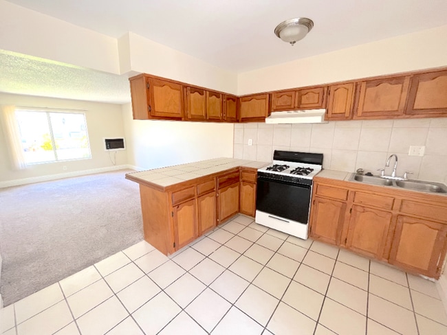 Photo - 1318 W Winn Dr Unit D