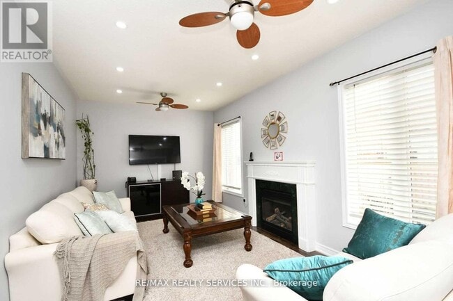 Photo - 17 Eagle Plains Dr