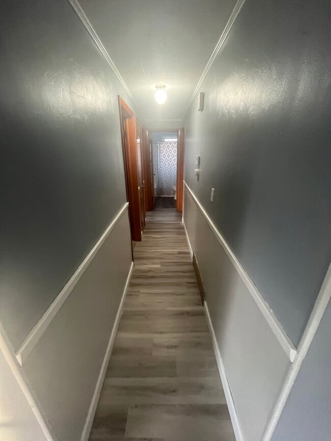 Photo - 150 Centervale Ave