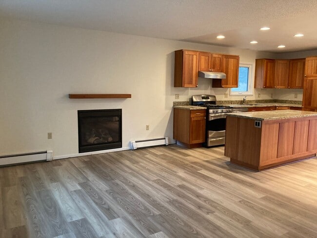 Photo - 3 Bedroom Ranch Style Home in Rogers Park!