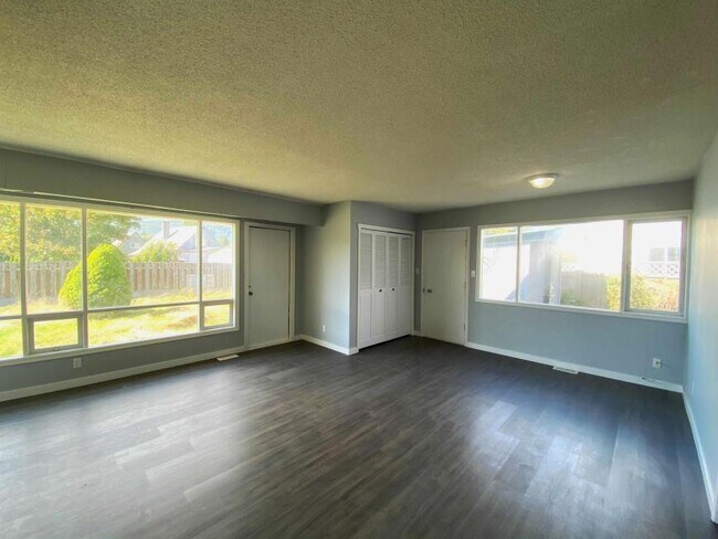 Photo - 4 bedroom in Kitimat BC V8C 1Y7