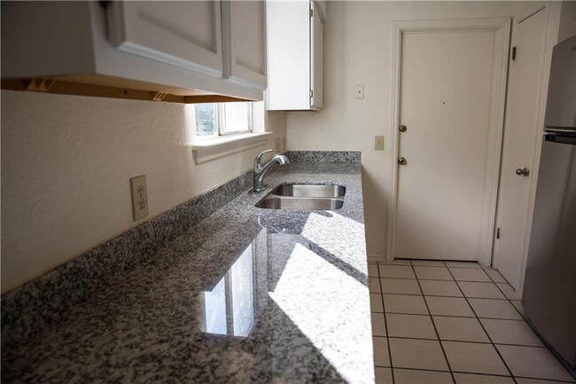 Photo - 5912 Shreveport Dr