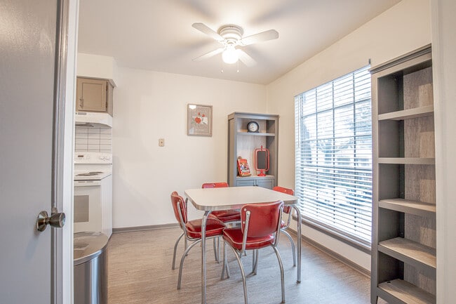 Photo - 6711 S Richmond Ave Unit Willow Creek 644