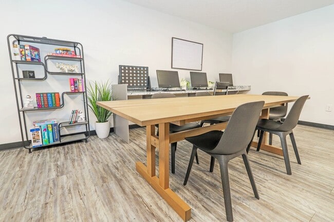 Photo - 319 Blair Ct