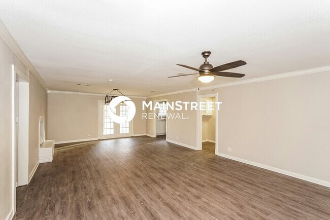 Photo - 3 Bedroom Pet-Friendly Home in North Richland Hills, TX with Main Street Renewal