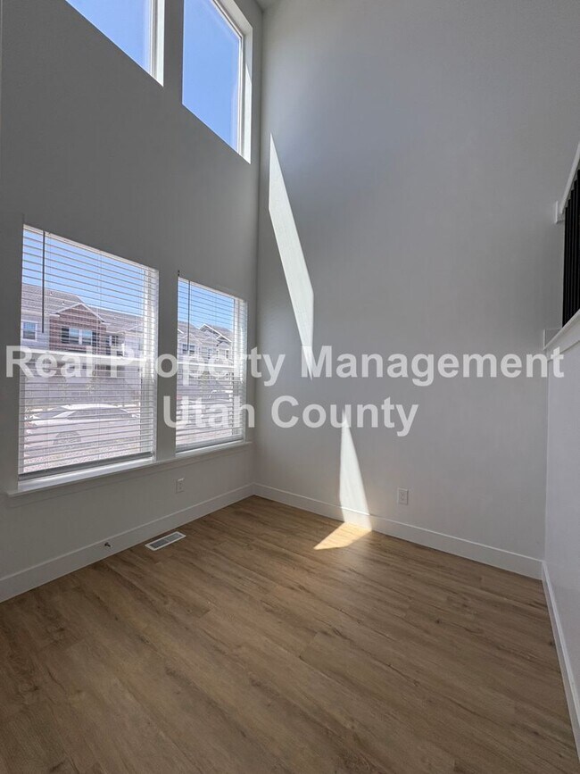 Photo - Beautiful Townhome in Lehi