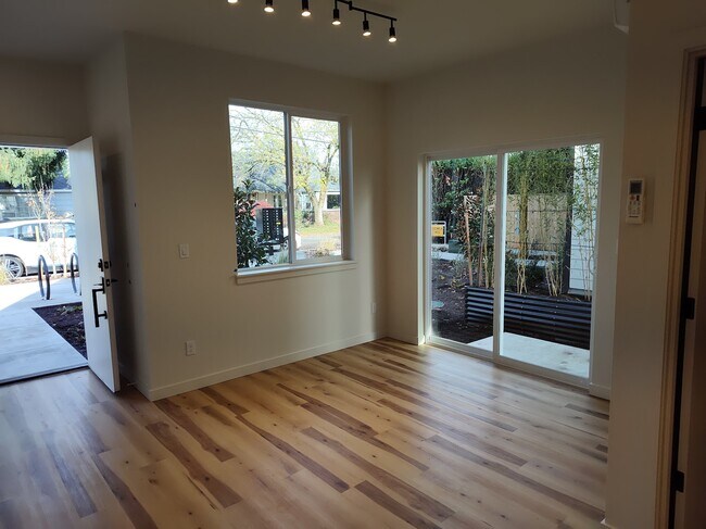 Photo - 4260 NE Going St