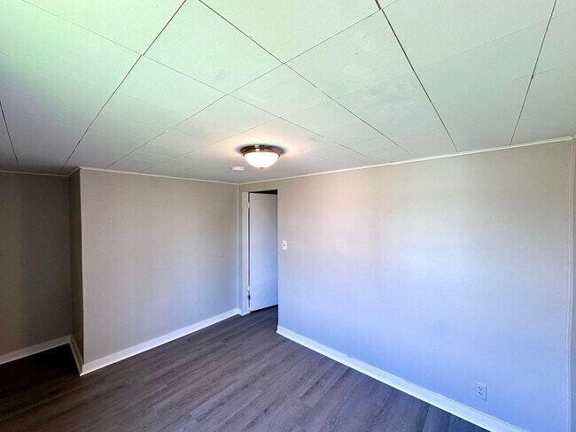 Photo - 831 Morton St