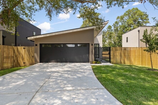 Photo - 1502 Primrose St