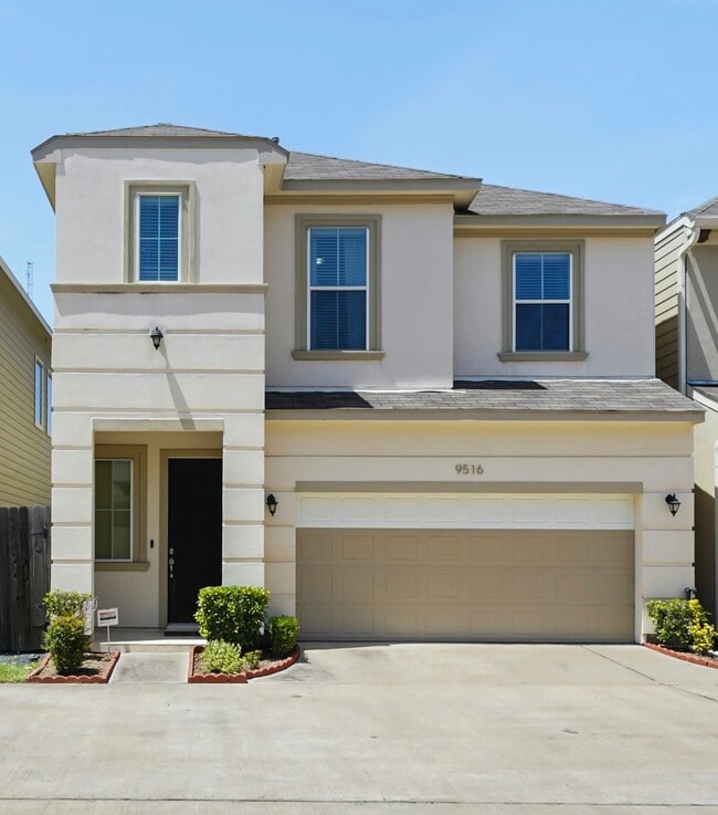 Photo - 9516 Cedarpost Square St