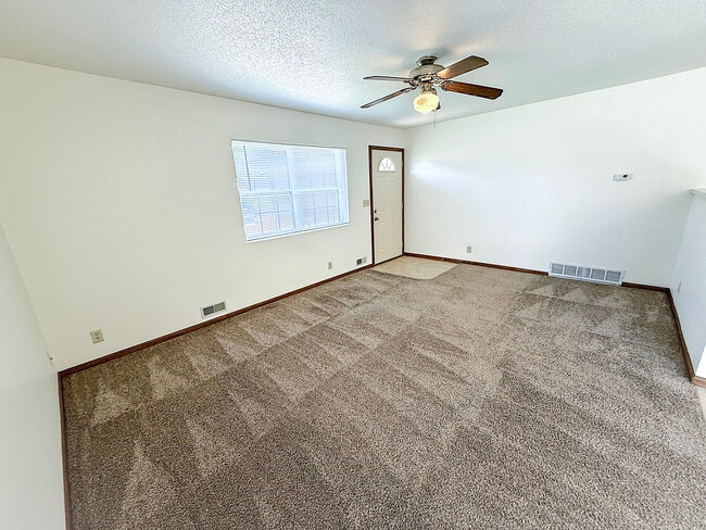 Photo - 2101 Mittelstadt Ln