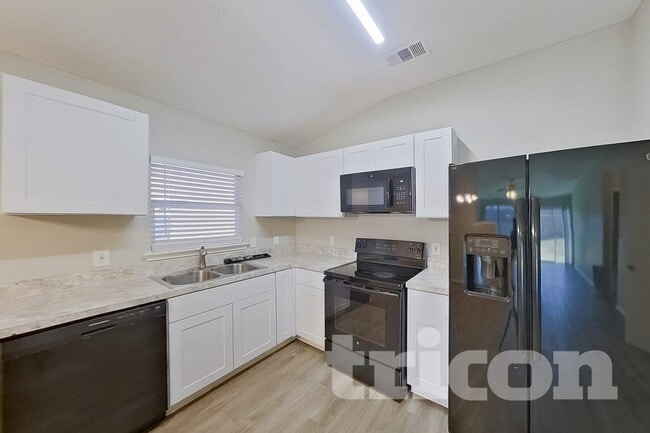 Photo - 232 Tulane Dr