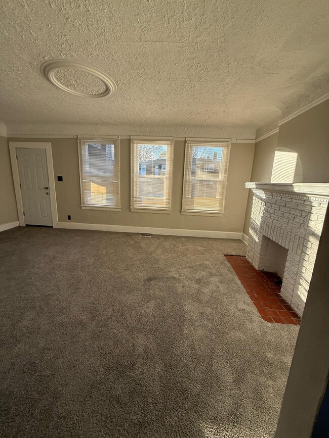 Photo - Bright & Cozy 3-Bed Duplex for Rent in Detroit Unit 2 Upper