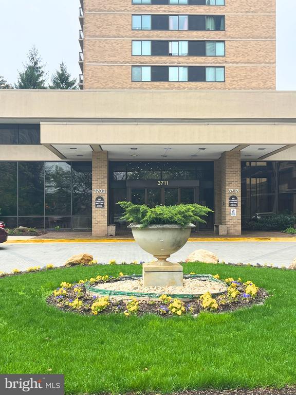 Photo - 3713 S George Mason Dr Unit 901