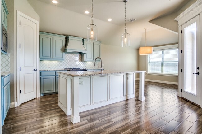 Photo - 302 Oar Wood Dr