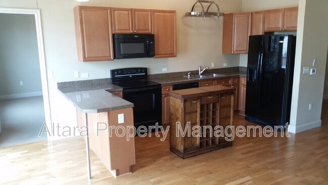 Building Photo - 5401 S Park Terrace Ave Unit 305A