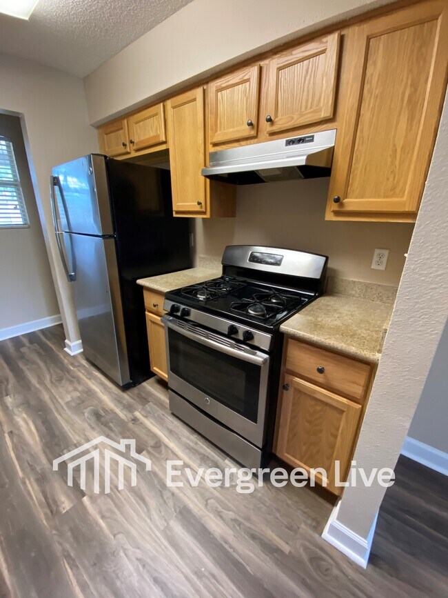 Photo - 76 Skystone Ct