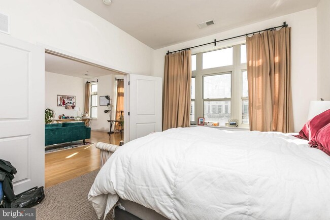 Bedroom - 1209 N Charles St Unit 316