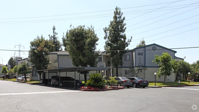 Whittier Weast Apartaments - 7739 Bradwelll Ave.