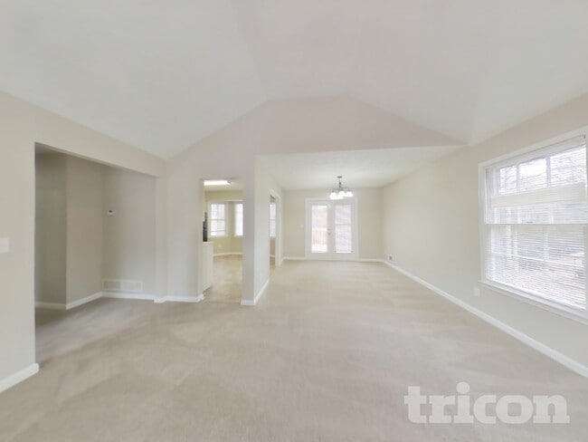 Photo - 3746 Windy Hill Dr SE