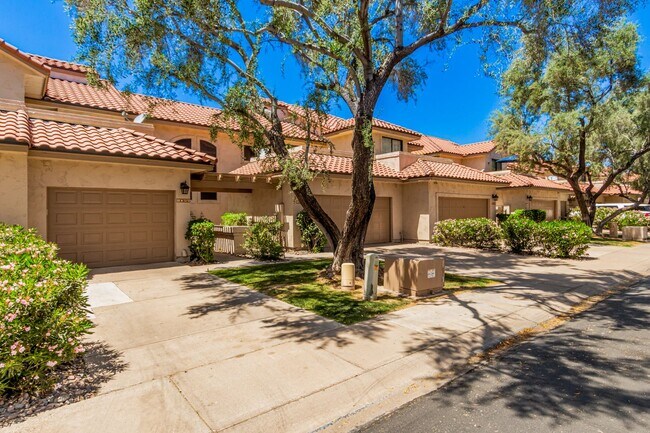 Building Photo - Charming 2-Bedroom Townhome in Scottsdale ... Unit 1088