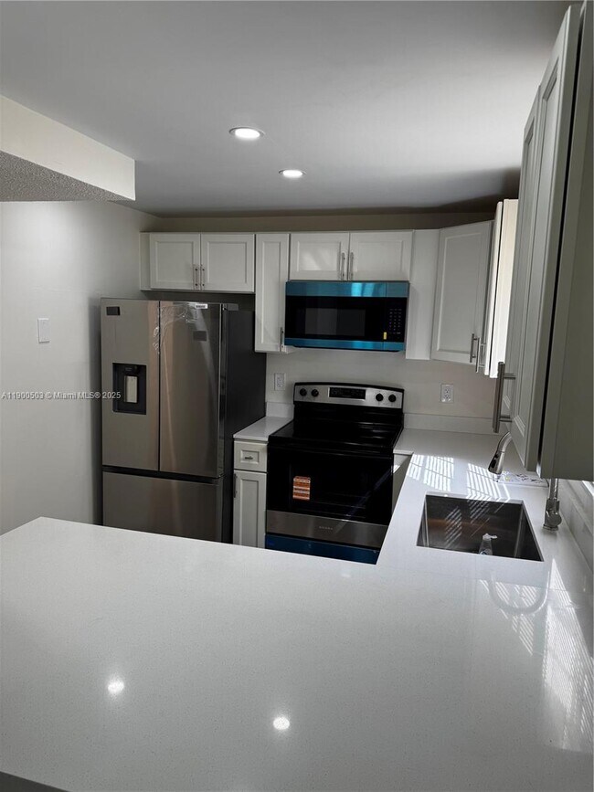 Photo - 4231 NW 19th St Unit 258