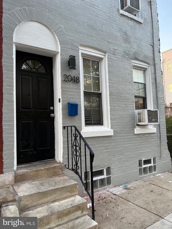 Photo - 2048 N Darien St