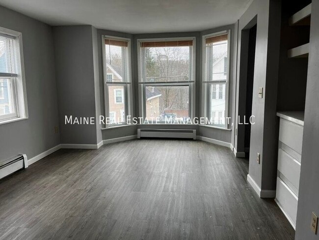 Building Photo - 61 Kenduskeag Ave Rental